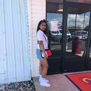 Meet your Posher, Allya